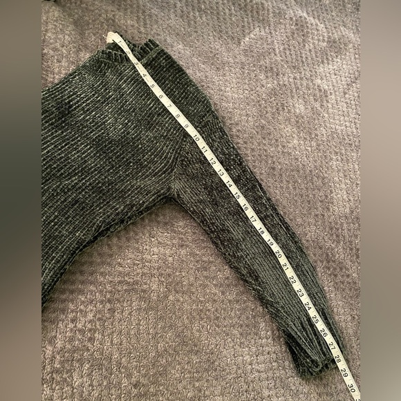 Juniors pine green knit sweater - Picture 3 of 6